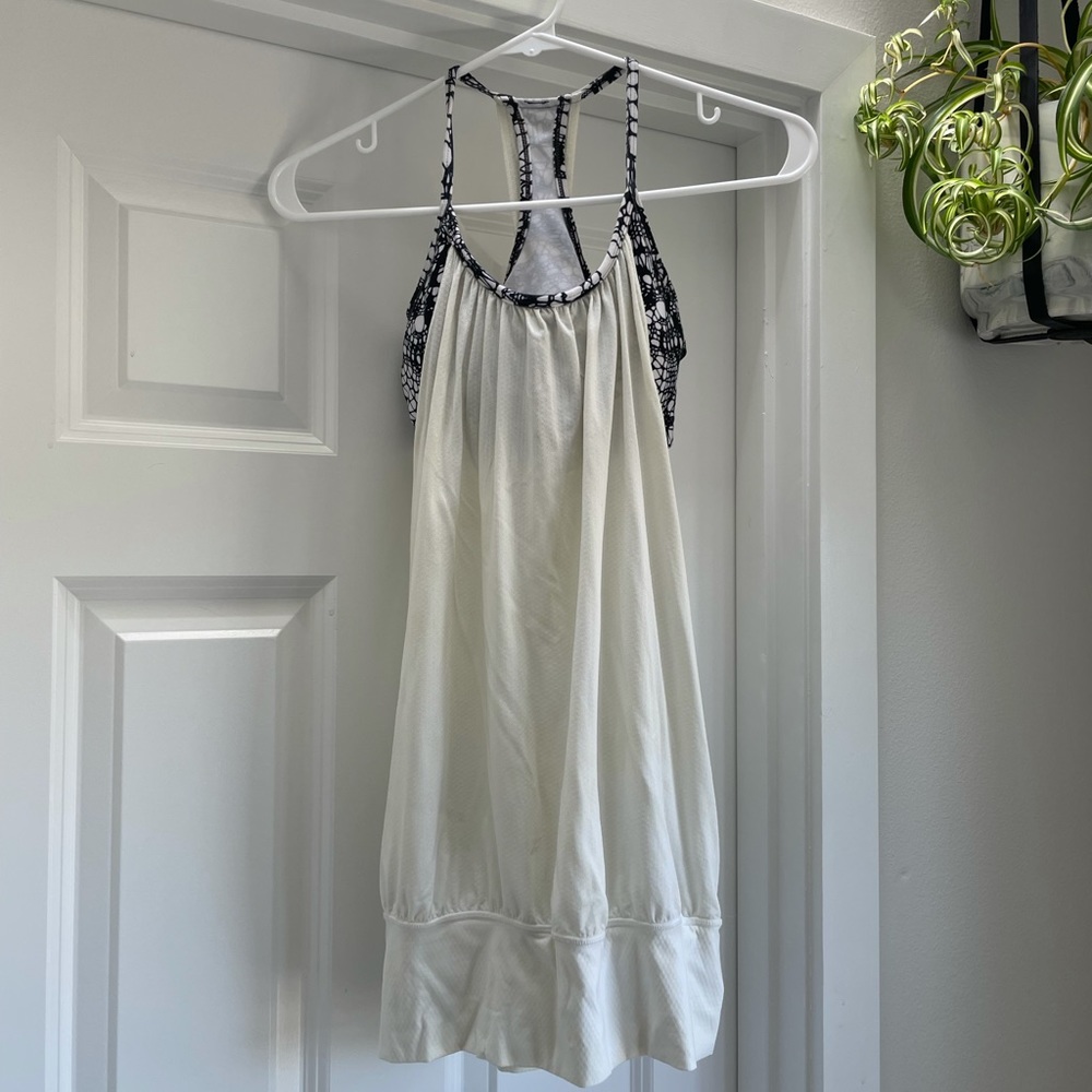 Lululemon no limits tank